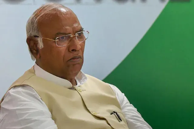 ইডির জেরার মুখে পড়লেন প্রবীণ কংগ্রেস নেতা