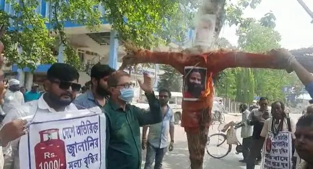 মূল্যবৃদ্ধির প্রতিবাদে রাস্তায় নামল মতুয়া ছাত্র-যুব মহাসংঘ