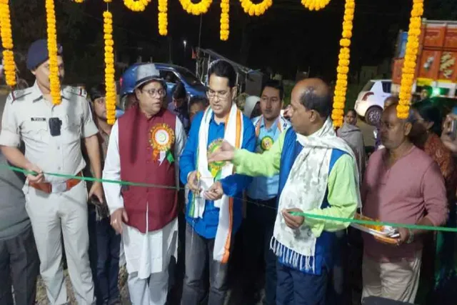 বিধায়ক তহবিল থেকে ৩ লক্ষ টাকা ব্যয়ে নির্মিত যাত্রী প্রতিক্ষালয়ের শুভ উদ্ধোধন করলেন বিধায়ক ডঃ হুমায়ুন কবীর