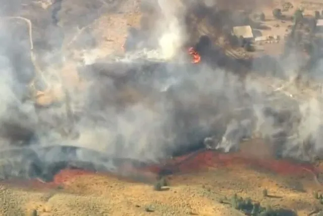 ফায়ার টর্নেডোয় নাজেহাল দমকল