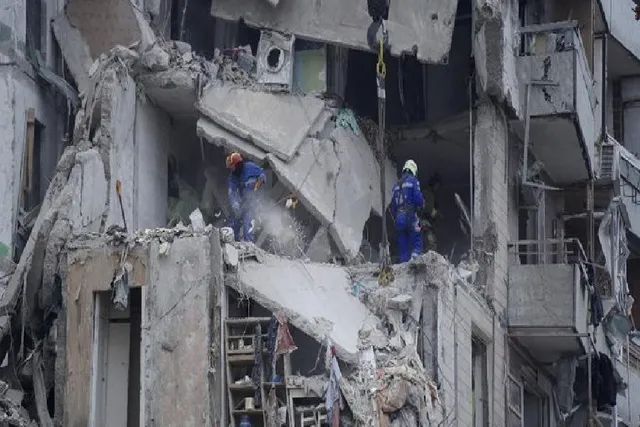 ডিনিপ্রো হামলায় এখনও নিখোঁজ ২৫ জন