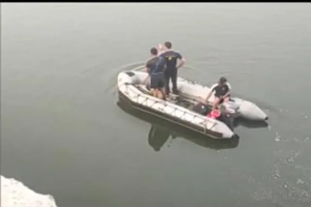 গুজরাট দুর্ঘটনা: এখনও চলছে অনুসন্ধান- দেখুন ভিডিও