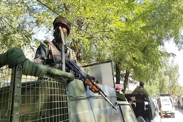 ফের কাশ্মীরে এনকাউন্টার