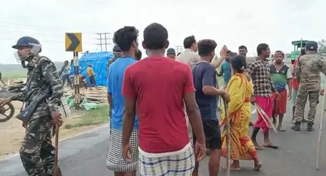 কেশিয়াড়িতে পুলিশ-জনতা খণ্ডযুদ্ধ, আহত একাধিক পুলিশকর্মী