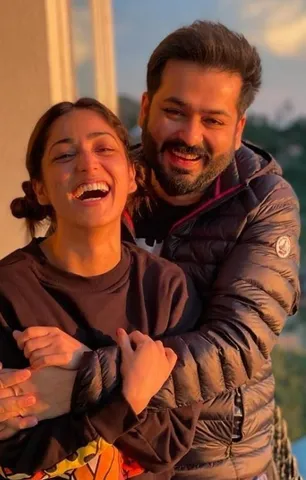 এক অন্য স্টাইলে স্বামীকে শুভেচ্ছা জানালেন ইয়ামি গৌতম