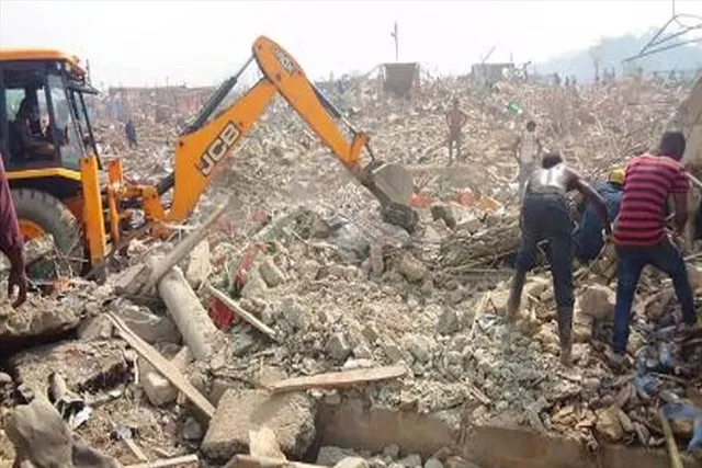 ভয়াবহ বিস্ফোরণে কাঁপল ঘানা, মৃত ১৭