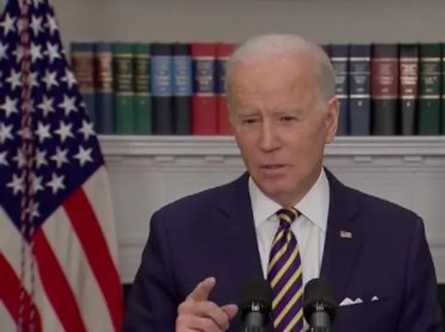 রাশিয়া থেকে তেল আমদানিতে নিষেধাজ্ঞা আমেরিকার