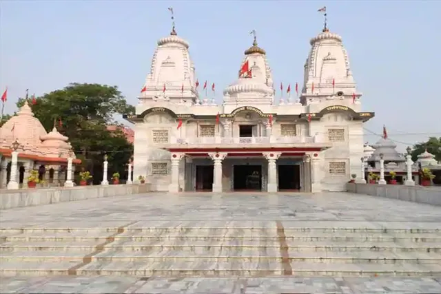 গোরক্ষনাথ মন্দির উড়িয়ে দেওয়ার হুমকি দিয়ে গ্রেফতার ১