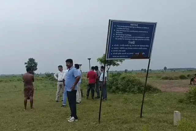 উড়ালপুল তৈরির জন্য জমি পরিদর্শন, রয়েছেন বায়ু সেনার আধিকারিকরাও