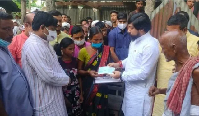 রাজগঞ্জের মৃত বিজেপি কর্মীর বাড়িতে গেলেন প্রতিমন্ত্রী নিশীথ প্রামানিক