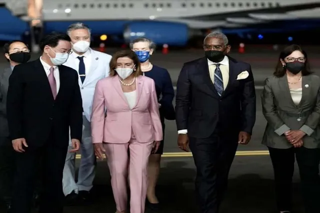 তাইওয়ানের বিরুদ্ধে চিনের সামরিক অভিযানের ঘোষণার জন্য আমেরিকাকে দায়ি করছেন অনেকেই