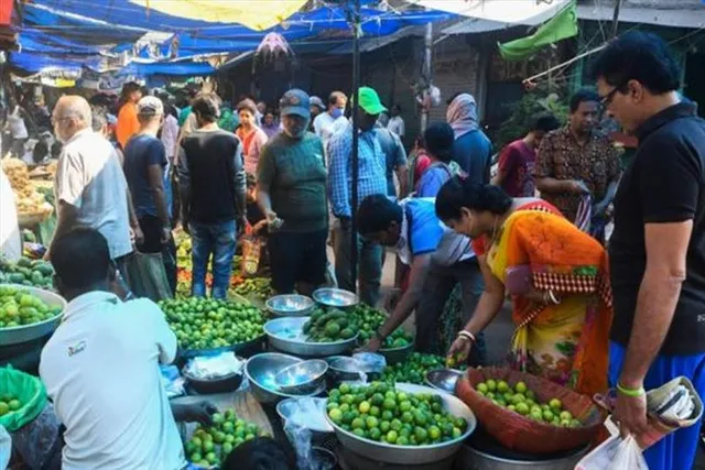 সচেতনতা ফেরাতে বন্ধ হল বাজার