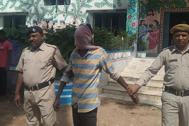 রক্তাক্ত অবস্থায় উদ্ধার কলেজ ছাত্রী, ষড়যন্ত্রের আশঙ্কা