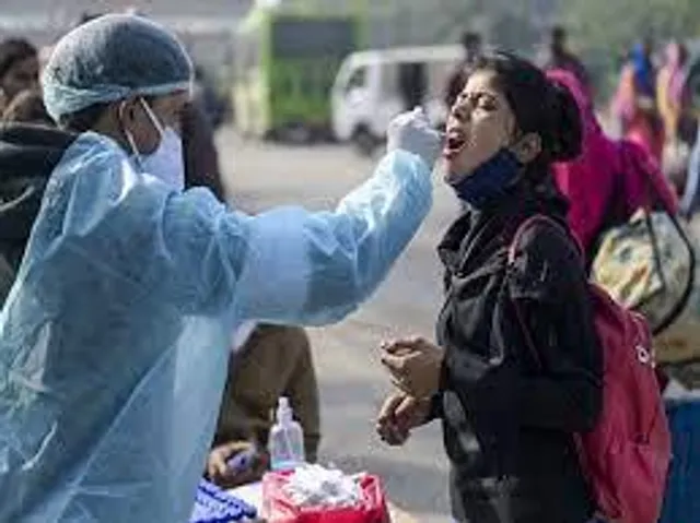 এক ধাক্কায় ৪১ শতাংশ বৃদ্ধি, ২৪ ঘণ্টায় দেশে করোনা আক্রান্ত ৫ হাজার ২৩৩ জন