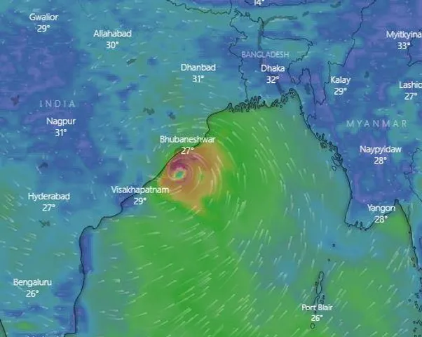 আরও কাছে 'গুলাব'