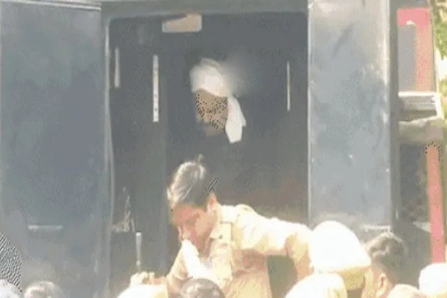মুখ্যমন্ত্রীর প্রশংসা করলেন কুখ্যাত গ্যাংস্টার