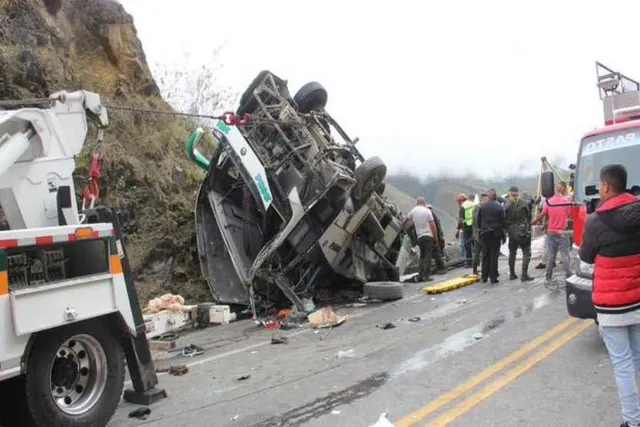 ফের ভয়াবহ বাস দুর্ঘটনা, নিহত ২০