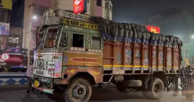 ট্রাকের ধাক্কায় মৃত্যু ট্রাফিক কনস্টেবলের