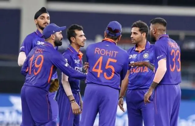 দেড়শোর কমেই গুটিয়ে গেল পাকিস্তান