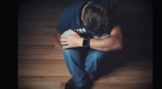 প্রেমিকার পরিবারে নাকচ বিয়ের প্রস্তাব, লাইভে এসে গায়ে আগুন দিল কিশোর