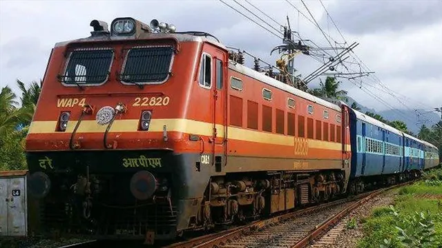 কোন কোন ট্রেনের রুট ঘুরিয়ে দেওয়া হয়েছে দেখুন