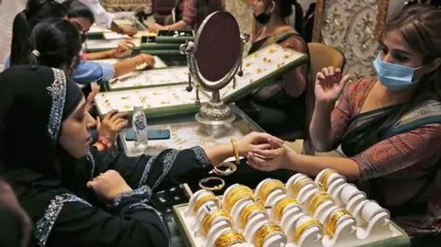 সামান্য বাড়ল সোনার দাম, ঊর্ধ্বমুখী হল রুপোও