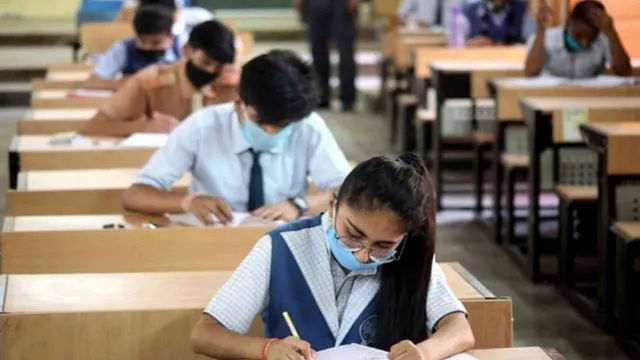 পিছিয়ে গেল ICSE-CBSE পরীক্ষা নিয়ে শুনানি