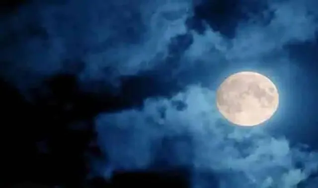 সন্ধ্যাবেলার পর একেবারেই করা উচিত নয় এই কাজগুলি