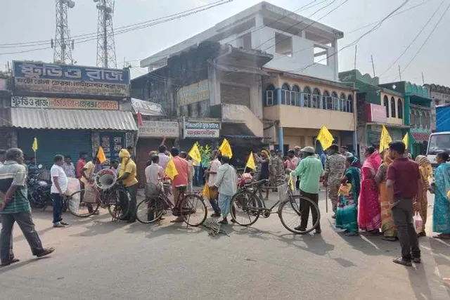 জেলা জুড়ে ১২ ঘণ্টার পথ অবরোধ কুড়মিদের
