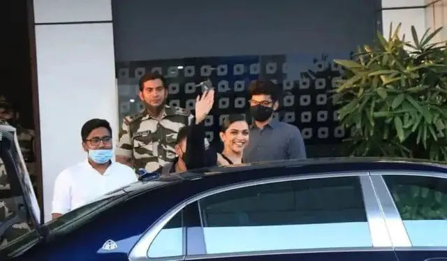 বেঙ্গালুরুতে দীপিকা