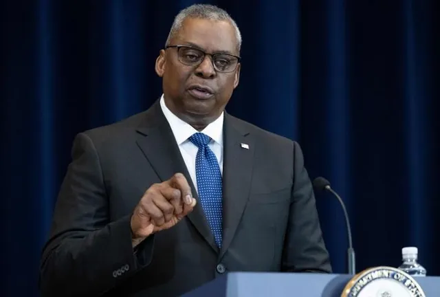 ইউক্রেনকে দূরপাল্লার হামলা চালানোর সক্ষমতা অর্জনে বাধা দিচ্ছে না যুক্তরাষ্ট্র: প্রতিরক্ষামন্ত্রী