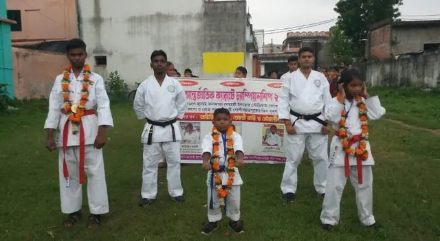 তিন খুদে ক্যারাটে চ্যাম্পিয়ানকে সংবর্ধনা গোপীবল্লভপুরে