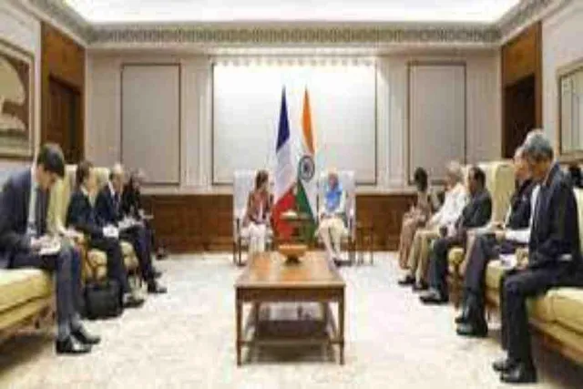 ফ্রান্সের বিদেশ মন্ত্রীর সঙ্গে সাক্ষাৎ করলেন প্রধানমন্ত্রী নরেন্দ্র মোদী