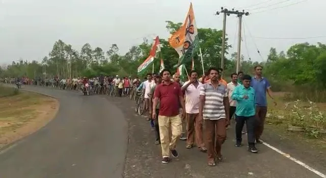আহত শ্রমিকদের ক্ষতিপূরণের দাবিতে তৃণমূল কংগ্রেসের শ্রমিক সংগঠনের মিছিল