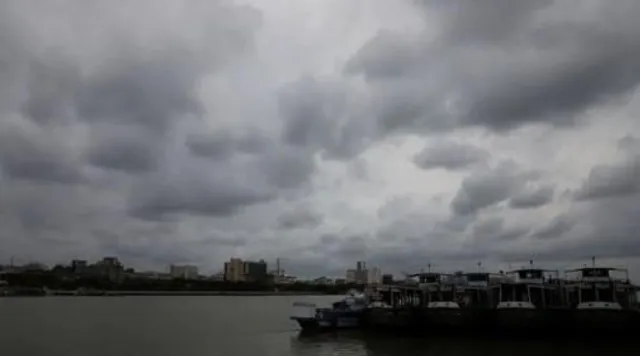 শীতের আগমনে বিলম্বের ইঙ্গিত