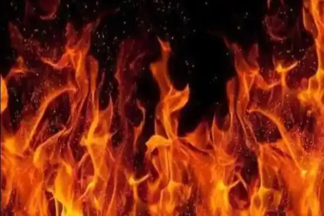 মুম্বাইয়ের ফিল্ম সিটির স্টুডিওতে ভয়াবহ অগ্নিকাণ্ড