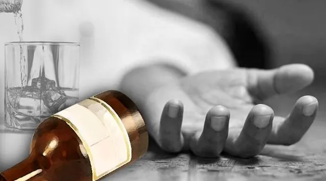 মোদীর রাজ্যে বিষমদ খেয়ে ন’জনের মৃত্যুর অভিযোগ! ধৃত তিন