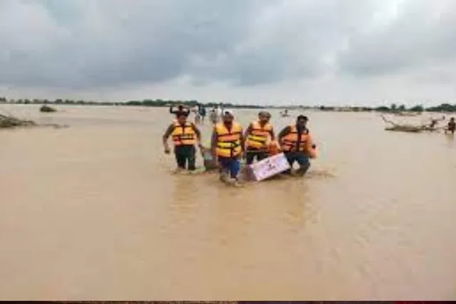 পাকিস্তান বন্যা, ৩২৬ জন শিশু সহ ৯০০ জনেরও বেশি মানুষের মৃত্যু