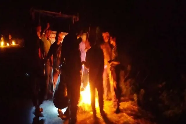 ঝাড়গ্রামে হাতি নিয়ে নাজেহাল বন দফতর, আতঙ্কিত গ্রামবাসীরা গৃহবন্দি অবস্থায় দিন কাটাচ্ছেন