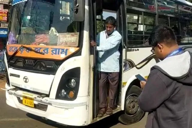 জেলা শাসকের নির্দেশে পুলিশ ও ভূমি রাজস্ব দপ্তরের অভিযান