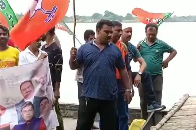 জলপথে রওনা দিল বিজেপি নেতা কর্মীরা