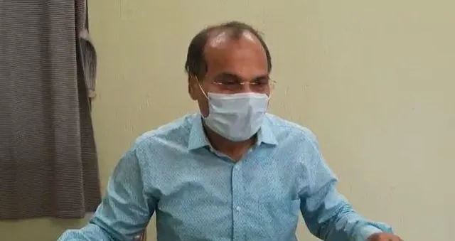 "ঝুলনের মাথা নড়ানোর দাদুর" সঙ্গে পিকের তুলনা