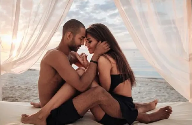 পার্টনারকে চমক দিতে নিজে আগ্রহ দেখান