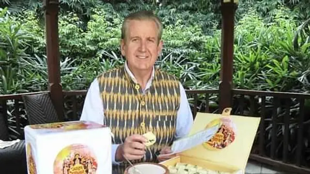 মমতার পাঠানো দই-মিষ্টি চেখে দেখলেন অস্ট্রেলিয়ার রাষ্ট্রদূত, জানালেন বিজয়ার শুভেচ্ছাও