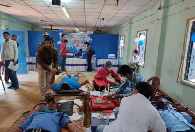 পশ্চিম মেদিনীপুর জেলা পুলিশের উদ্যোগে রক্তদান শিবির