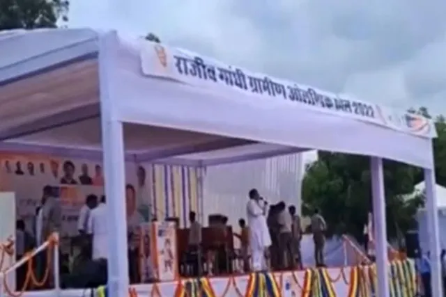 স্লোগান বিতর্কে জড়ালেন মুখ্যমন্ত্রীর উপদেষ্টা