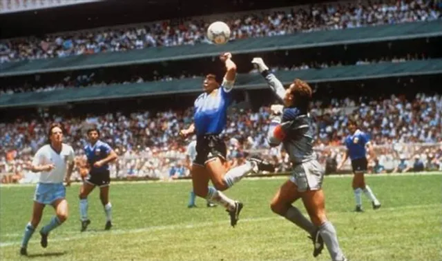 নিলামে ‘হ্যান্ড অব গড’ জার্সি