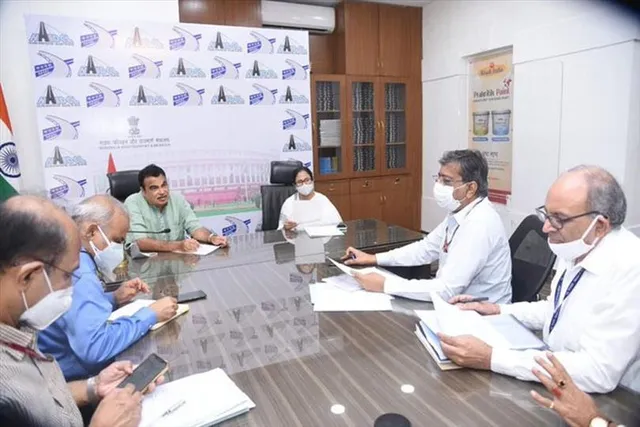 নীতীন গডকড়ির সঙ্গে কী কী কথা হল? জানালেন মমতা