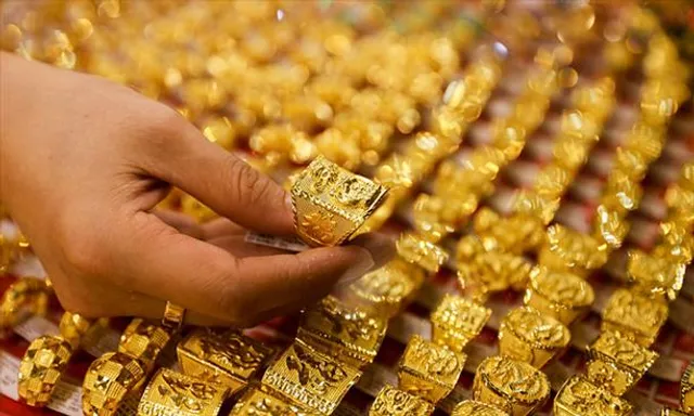 লাগাতার বাড়ছে সোনা-রুপোর দাম