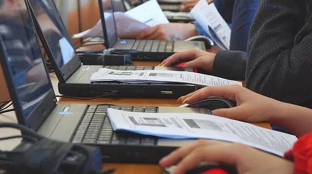 SRMJEEE পরীক্ষা কী?